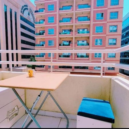 دبي Dxb Hostel Near Adcb Metro Station المظهر الخارجي الصورة